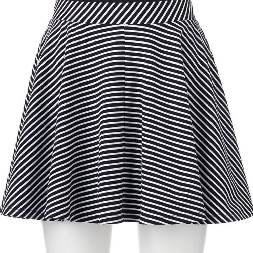 🆑 SO |  Flowy & Flirty Striped Mini Skater Skirt.